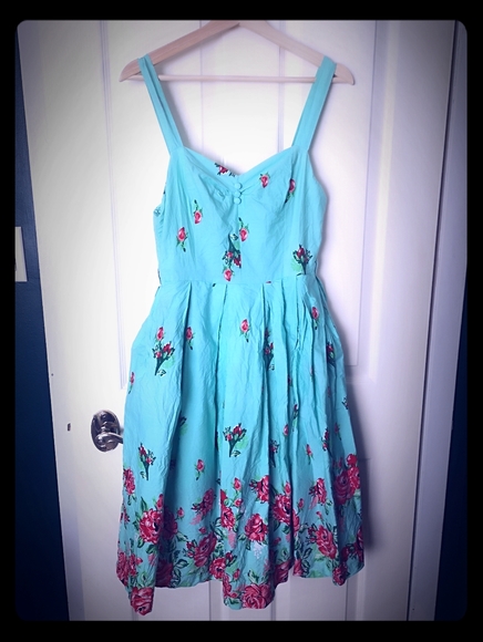 Lindy Bop Dresses & Skirts - Mint floral Lindy Bop sumer dress Size US 6